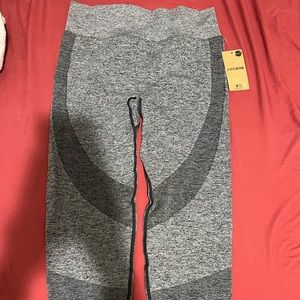 High waisted pink workout leggings. Size L.